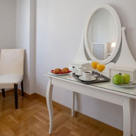 Upscale Luxury Athens Renovated Dream Home In One Of The Most Favorable Locations By National Gardens, Zoo & Hellenic Parliament In Syntagma And Stylish Exquisite Kolonaki Neighborhood Экстерьер фото
