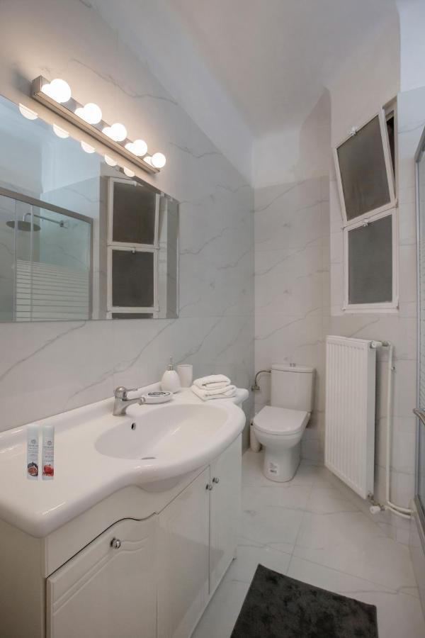 Upscale Luxury Athens Renovated Dream Home In One Of The Most Favorable Locations By National Gardens, Zoo & Hellenic Parliament In Syntagma And Stylish Exquisite Kolonaki Neighborhood Экстерьер фото